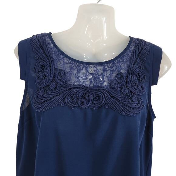 Skies Are Blue Sleeveless Embroidered Floral Blouse Keyhole Back Blue Size Small - Picture 4 of 8